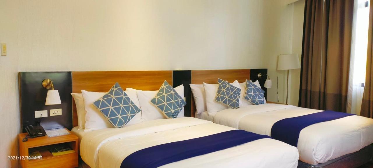 Chateau Bleu Resort Calamba  Exteriér fotografie
