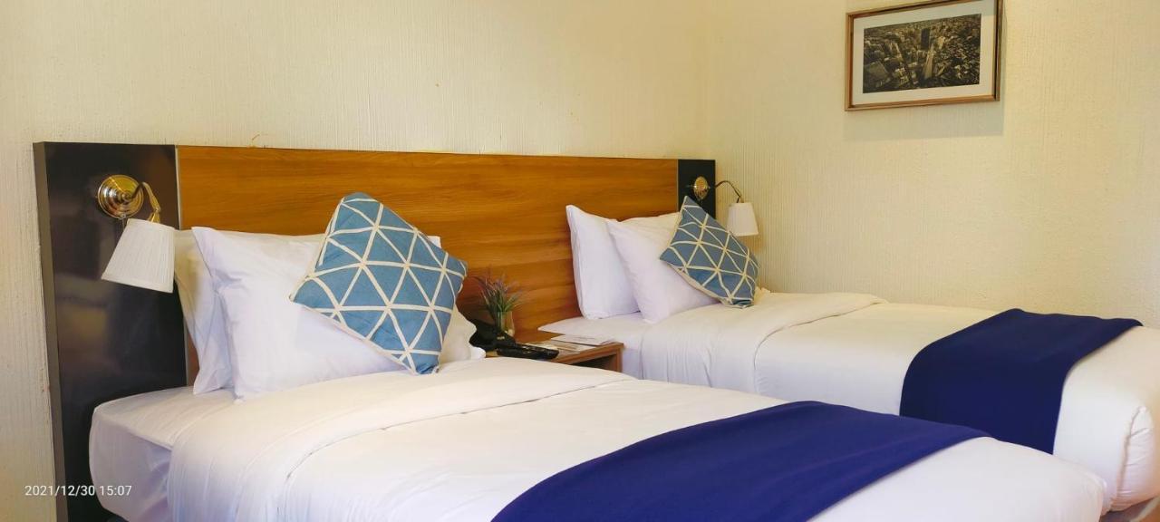 Chateau Bleu Resort Calamba  Exteriér fotografie